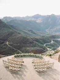 20 Brilliant Ideas To Have A Mountain Wedding Outdoor Wedding Venues Wedding Ceremony Wedding Venues