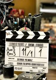 Filme gitmeden önce kanalin eklediyi kim kimi aldatmış: Serra Yilmaz In Ilk Kez Yonetmen Koltuguna Gectigi Cebimdeki Yabanci Nin Cekimleri Basladi Filmloverss
