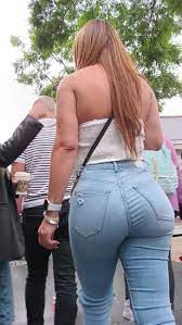 Tremenda Milf Mexicana, con un culo hermoso - Tight Jeans - Forum