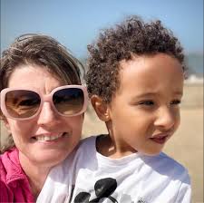 Stopping Middle Finger Habit in 4-Year-Olds at School