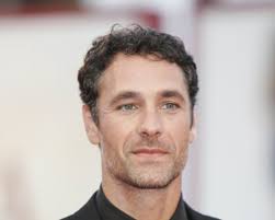 Raoul bova piccolo grande amore esce dall acqua recensione. Raoul Bova 1971 Portrait Kino De