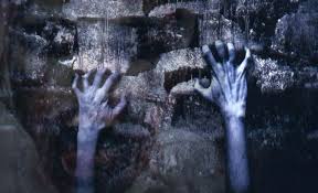 Cerita pelik tapi benar di seluruh dunia. Dia Menggali Kubur Untuk Mendapatkan Kepala Rambut Dan Kain Kafan Perempuan Mati Beranak Di Belakangnya Berdiri Sesuatu Yang Tidak Berkepala Utusantv