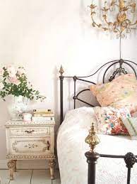 29 Romantic And Beautiful Provence Bedroom Decor Ideas Home Decor Bedroom Vintage Shabby Chic Bedrooms