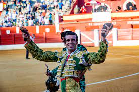Roca Rey, Emilio de Justo y Antonio Ferreras en la corrida de toros en  Alcazar - La Tribuna de Ciudad Real