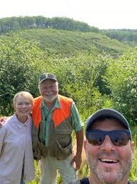 Robert Holowaty's Instagram, Twitter & Facebook