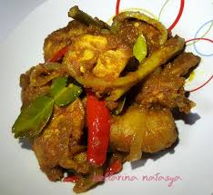 Panaskan minyak dalam kuali kemudian goreng hirisan ayam hingga #4: Resepi Ayam Masak Thai Simple Ini Adalah Bellarina Natasya