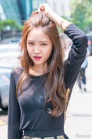 Twice Chaeyoung Spotted Wearing A See Through Shirt Koreaboo Blonde Asian Apink Naeun Girl Hairstyles