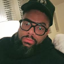 LAWRENCE MILES II (@LawrenceSings)