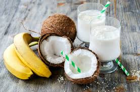 Es kelapa muda adalah minuman yang berasal dari air kelapa muda, diberikan tambahan es batu sehingga menjadi lebih dingin dan es kelapa muda siap sajikan di dalam gelas atau mangkuk untuk di jual, atau di nikmati keluarga untuk suasana santai cara membuat es kelapa muda untuk dijual. 10 Resep Es Kelapa Muda Untuk Lepas Dahaga Saat Berbuka Puasa