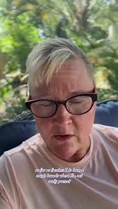 Tell me in the comments if you’re using Threads? #socialmediamarketing  #contentcreation #entrepreneurmindset #businesscoach #businessownertips