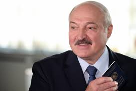 Aleksandar lukašenko u avgustu želi šesti mandat na mjestu predsjednika bjelorusije. Oficialie Rezultati Lukasenko Uzvarejis Velesanas Ar 80 1 Balsu Raksts