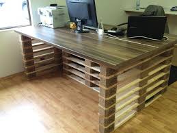 Doch sie können einige der leichteren aussuchen, um einen schwebenden schreibtisch selber zu bauen. Schreibtisch Selber Bauen 29 Ideen Aus Holz Europaletten