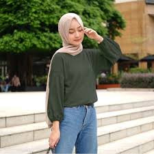 Model baju kekinian wanita pleated skirts. Lucy Top Blouse Wanita Kekinian Terbaru Agustus 2021 Harga Murah Kualitas Terjamin Blibli