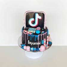 #benjaminblümchentorte #diebeste #torte #wennesschnellgehenmuss #bestelösung #viral #tiktok #fy. 1001 Ideen Fur Angesagte Und Leckere Tiktok Torte Torte 18 Geburtstag Torte 18 Geburtstag Junge Fondant Torten