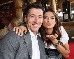 Joshua kimmich wird ab kommender. Bayern Munich S Sexy Wags Include A Nutritionist A Dressage Rider And A Hotel Owner And They All Love Oktoberfest