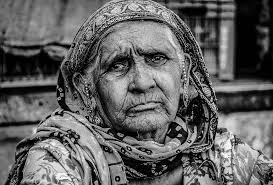 Black And White Old Woman Portrait Photography An Old Woman Waiting In Black And White Women S Portrait Photography Female Portrait Portrait Photography