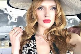 The hairstyle you'll wear under the cap. 20 Graduation Hairstyles That Won T Give You Cap Hair Teen Vogue