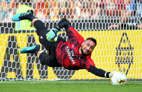 That said, with ac milan keeper gianluigi donnarumma's contract expiring at the end of this season, there's absolutely no reason why one should ignore the prospect of him joining barcelona. Barcelona Could Sell Marc Andre Ter Stegen And Sign Gianluigi Donnarumma Football Espana