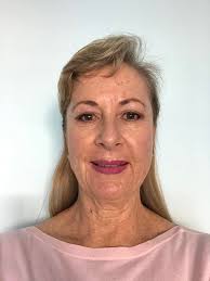 What hairstyle suits women over 50 with thin and fine hair?