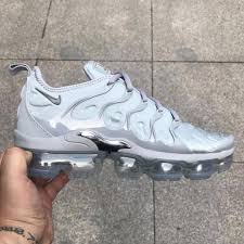 Nike Vapormax Plus Grey Men Sizes Available Now Online At Www Live Kickz Com Nike Air Nike Air Vapormax Sneakers Nike