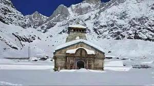 Kedarnath temple lies in the foothills of the himalayan range at an altitude of 3600m above sea level, near the mouth of the mandakini river in kedarnath, uttarakhand. Kedarnath Temple Closes On Nov 16 Badrinath On Nov 19