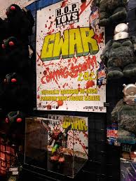 La lecture d'une histoire au lit,; Gwar Metal Anarchy