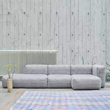 For a classic chesterfield silhouette, it boasts a generous rolled back, matching rolled arms, and deep button tufting. Hay Mags Soft 3 Seater Sofa Right 334x153x67cm Ambientedirect