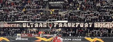 Die auswärtssperre für zwei spiele haben sich die frankfurter „fans in europa in den letzten 12 monaten redlich verdient. Eintracht Frankfurt Ultras Entschuldigen Sich Fur Pyro Vorfall