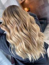 Golden Blonde Balayage With Waves Blonde Balayage Beige Blonde Balayage Balayage