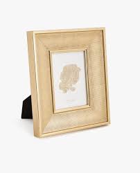 Image 1 Of The Product Wide Gold Frame With Raised Design Rahmen Dekorieren Bilderrahmen Bilder