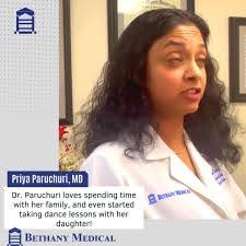 Laura Vanderburg's Instagram, Twitter & Facebook