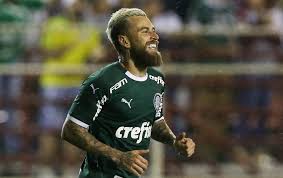 Juega de centrocampista en s. Lucas Lima Ja Supera Gols De 2019 E Mira 7Âº Jogo Seguido Como Titular Gazeta Esportiva