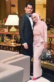 Kemeriahan majlis resepsi pelakon ummi nazeera, 27, dan suaminya, dr. Alhamdulillah Saya Hamil Empat Bulan Ummi Nazeera Entertainment Rojak Daily