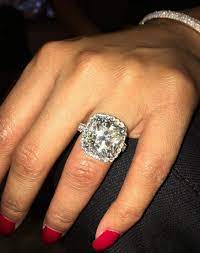 Nicki Minaj S Birthday Present From Meek Mill A Giant Diamond On That Finger Huge Diamond Rings Engagement Rings Beautiful Rings