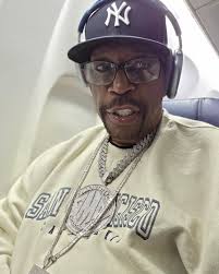 I had THE BEST TIME! @guitaro5000 Thank you! Such a kind spirit! Singing a  little Fleetwood Mac, "Dreams" with Reggie. #fortheloveofmusic #oneofakind  #Guitaro5000 #Singalong #InspireTheWorld