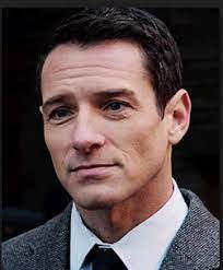 He is the successor of sergeant erica grasishar. Edwin Stillwell Chicago Pd Wiki Fandom