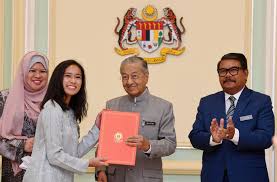 Memberikan pinjaman multiguna untuk semua pembelian konsumtif seperti pembelian kendaraan & dp rumah dengan akad murabahah. 31 Pelajar Ke Universiti Terbaik Dunia Terima Surat Tawaran Pinjaman Mara Utusan Borneo Online
