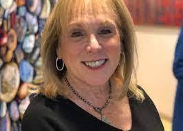 Deborah Daffron's Instagram, Twitter & Facebook