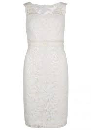Brautkleider vergleich & tests 2020 und die aktuelle brautkleider empfehlung auf strawpoll.de. Brautkleider Unter 500 Euro Diese Traumroben Sind Wunderschon Und Gunstig Kleid Spitze Braut Brautkleid