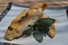 I petti di pollo al marsala sono una preparazione appetitosa e nutriente, di semplice realizzazione maggiormente economiche rispetto alle scaloppine al marsala. Pollo Alla Salvia Con Salsa Al Marsala