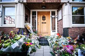 Jun 29, 2021 · zeventien boze cursisten van de zogeheten street academy, waar de veelbesproken lil kleine als 'hoofddocent' zijn naam aan verbond, vinden dat ze, plat gezegd, 'genaaid' zijn omdat er volgens hen allerlei beloftes en afspraken niet na zijn gekomen. Nederland Geeft Zware Misdaad Te Veel Ruimte Toont Aanslag Op Peter R De Vries Nrc