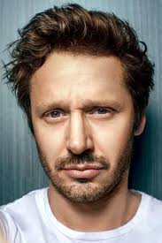 Cast & Crew for Profugos