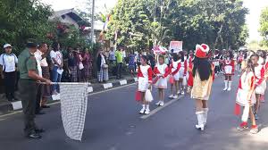 Dandim juga menyampaikan terima kasih atas dukungan masyarakat, walaupun dengan berbagai kendala yang dihadapi seperti hujan dan panas. Dandim 1624 Flotim Lepas Peserta Pawai Carnaval Di Kelurahan Larantuka Portal Ntt Portal Ntt