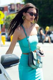 Эмили о'хара ратаковски (emily o'hara ratajkowski). Photos Emily Ratajkowski Has A Lunch Date With Her Parents In Los Feliz Celebrity Tn N 1 Official Stars People Magazine Wiki Biography News