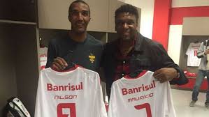 Grenal do seculo parte 3. Ele Foi Heroi No Gre Nal Do Seculo Pelo Inter E Depois Jogou No Gremio Hoje E Personal Trainer