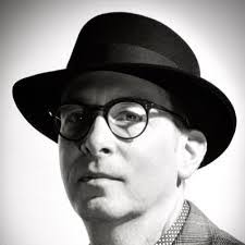 Eric Henne's Instagram, Twitter & Facebook