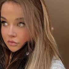 Amy Bolding's Instagram, Twitter & Facebook