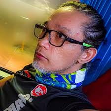 qua qua Quarantine for wo wo work 💕 Reviewing our script. #LegalWives  @gmanetwork Yes we are finishing up our TV series this coming week yay!  Have you seen my BTS vlog yet???