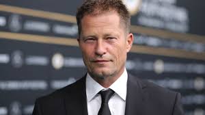 Schweiger was born in freiburg, west germany, to two teachers. Drehbuchautorin Verklagt Til Schweigers Firma Kultur Sz De