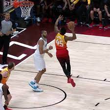 The best of donovan mitchell's tomahawk dunks through his career so far! Nba 3 Minutes Of Unbelievable Donovan Mitchell Dunks Facebook
